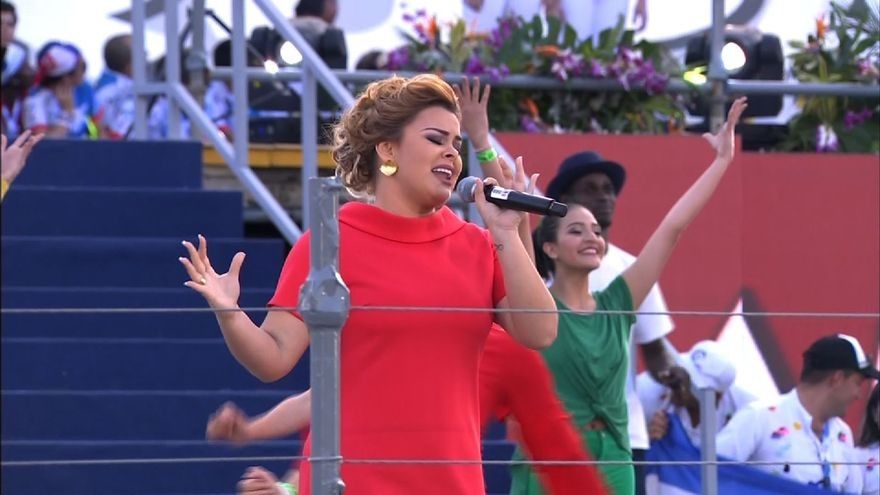 Margarita Henríquez y Ricardo Velásquez en ceremonia con el Papa