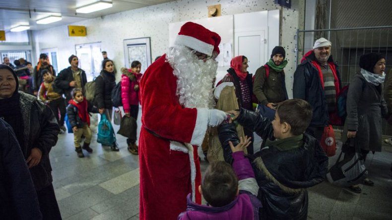 Papá Noel cambia los renos por el tranvía en Lisboa