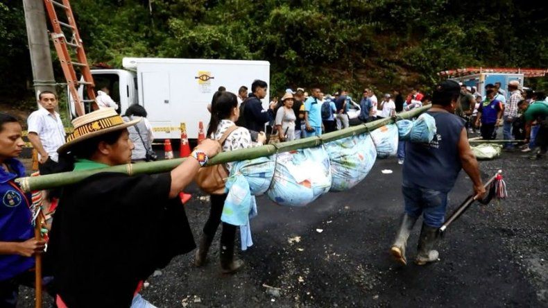 Gobierno colombiano denuncia manipulación de explosivos en muerte de indígenas
