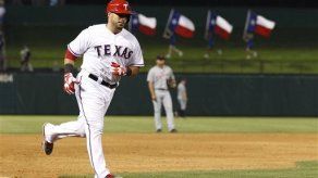 Los Rangers castigaron a Verlander