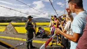 Venezuela prorroga el estado de excepción en la cerrada frontera con Colombia