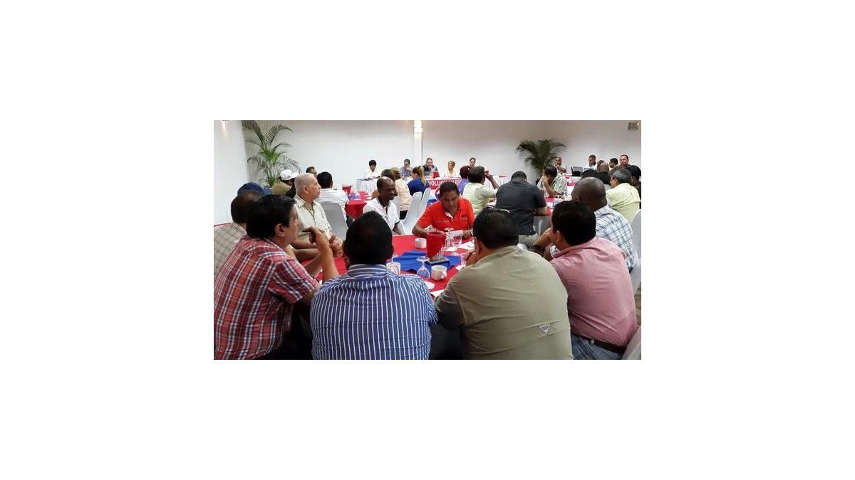 Veintiocho personas aspiran a 5 cargos del CEN del PRD