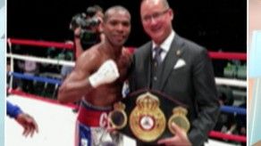Jezreel Corrales reacciona tras coronarse campeón superpluma