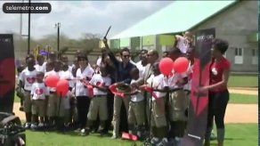 Marc Anthony inaugura un orfanato en R.Dominicana en compañía de Romeo Santos