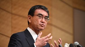 El encargado de la campaña de vacunación contra el covid-19 en Japón, Taro Kono﻿.