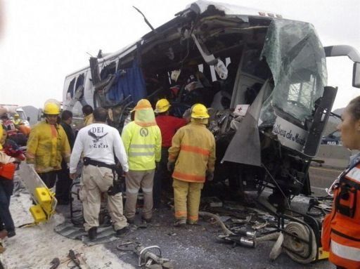 Accidente en carretera del norte de México deja 5 muertos y 20 heridos