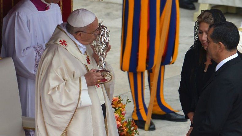 Francisco canoniza a Juan XXIII y Juan Pablo II, dos papas que resistieron a las tragedias del siglo XX