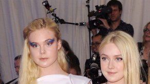 Elle Fanning está harta de que traten de enemistarla con su hermana Dakota
