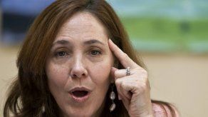 Inédito: Hija de Castro vota no en Parlamento