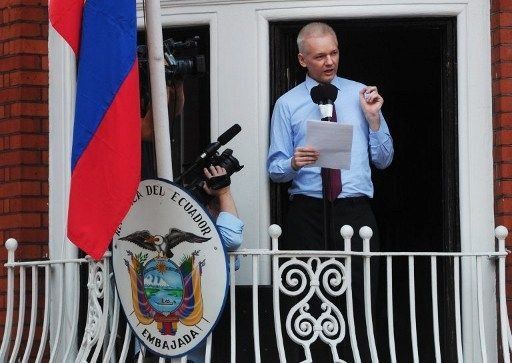GB pide a Ecuador reanudar negociación por Assange