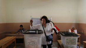 Egipto da medio día libre para subir participación electoral
