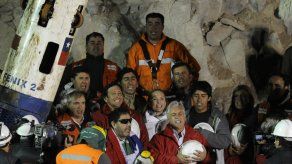 Un derrumbe bloqueó la entrada a la vieja mina de oro y cobre San José y dejó atrapados en su interior a más de 600 metros de profundidad a los 33 mineros.