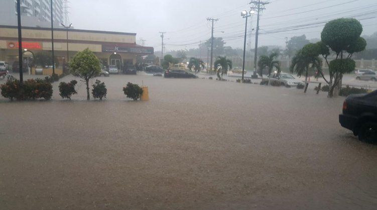 Sector de Condado del Rey vuelve a inundarse tras intenso aguacero