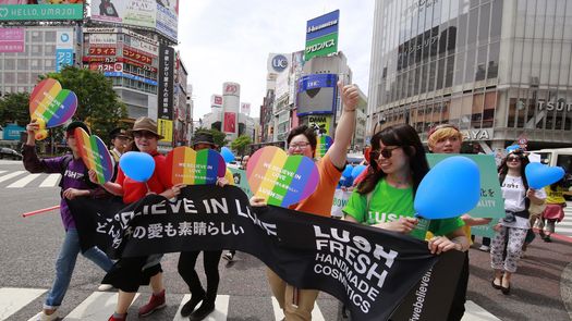 El apoyo a la diversidad sexual ha crecido lentamente en Japón, pero aún faltan protecciones legales para lesbianas, gays, bisexuales y transexuales.
