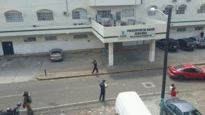Evacúan Centro de Salud de Juan Díaz por fuga de químico