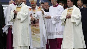 La lluvia cambia los planes de viaje del papa en Rumania