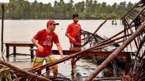 Huracán Max se degrada a tormenta tropical sobre territorio mexicano