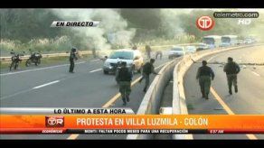 Comienzan protestas en Colón con cierre en la autopista