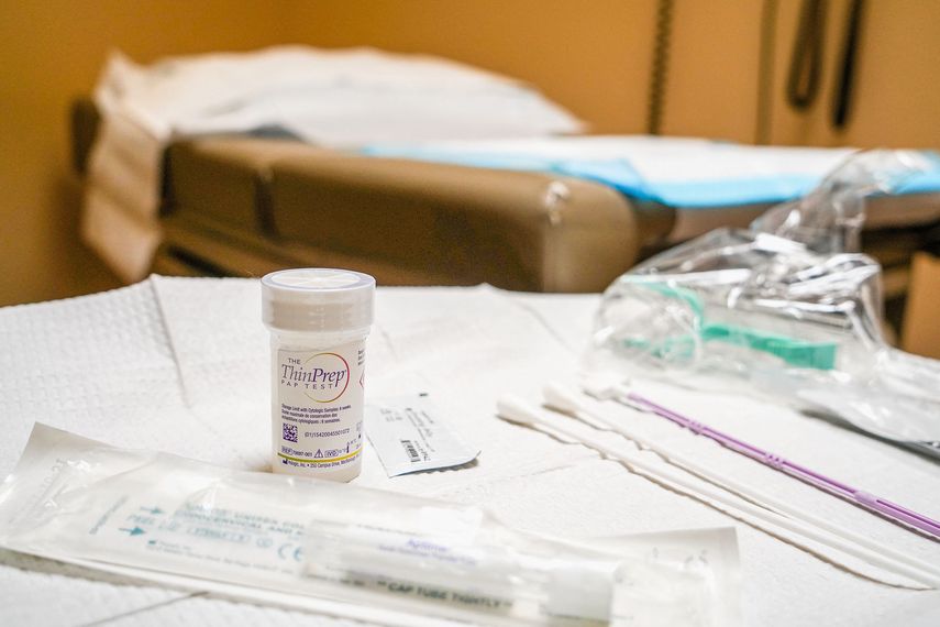 Jóvenes solo necesitan una dosis de vacuna para el cáncer del cuello uterino, según la OMS