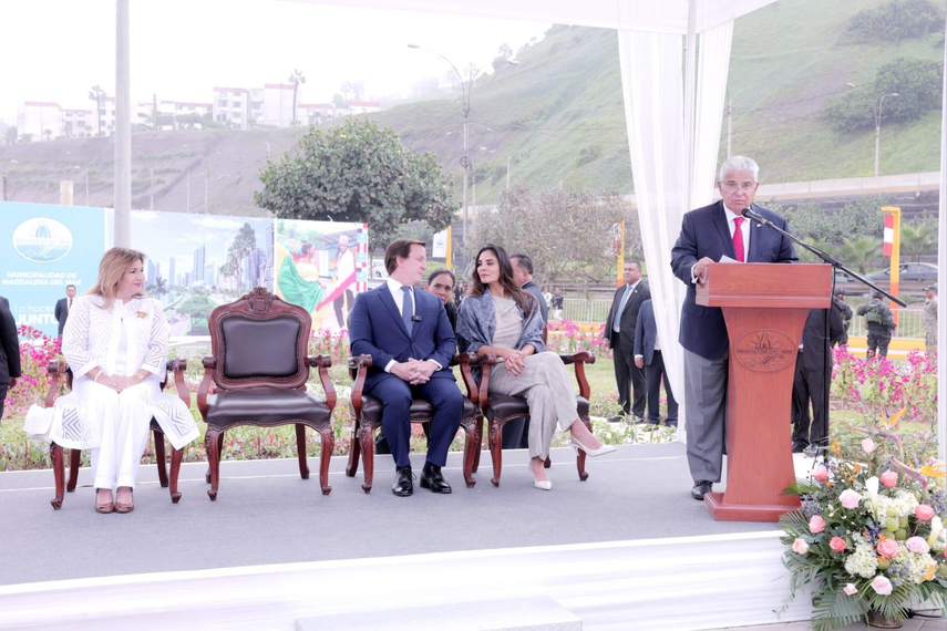 Presidente Mulino participó en la inauguración del Parque del Istmo de Panamá en Perú.