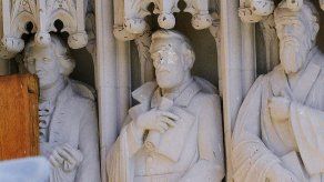 Universidad de Carolina del Norte retira estatua polémica