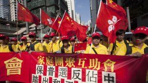 Decenas de miles de personas piden el fin del movimiento Occupy Central