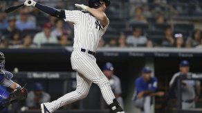 Yanquis remontan y dividen doble función con Reales