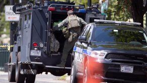 Policías cercaron la zona próxima al Capitolio tras el reporte de amenaza de bomba.