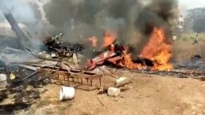 Muere un piloto en el choque de dos aviones acrobáticos en la India