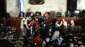 Congreso de Honduras con dos presidentes en crisis previa a asunción de Castro