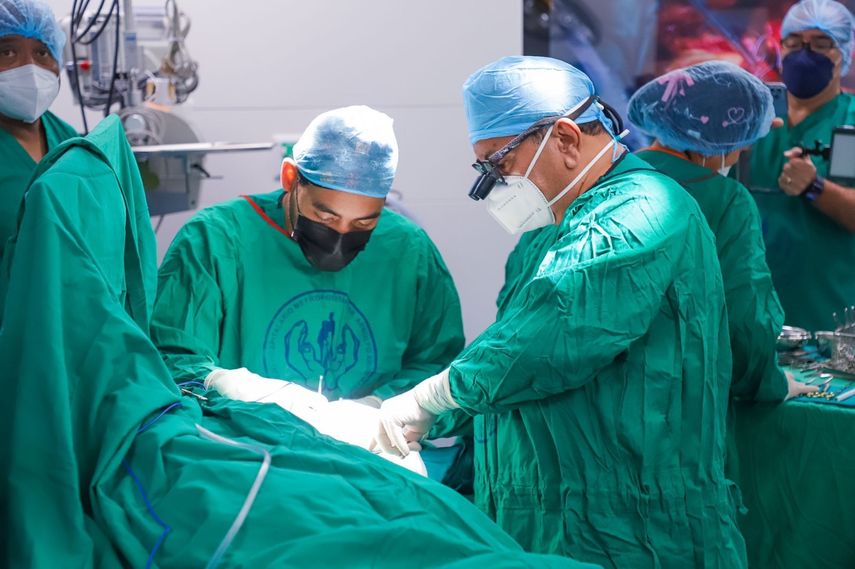 Las cirugías practicadas este martes en el Instituto Cardiovascular y Torácico se le realziaron a tres pacientes con insuficiencia renal.