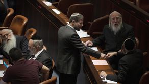 Estas normas expiran a finales de mes y, si no se renuevan, ese sistema jurídico, que Israel ha cultivado para sus colonos en Cisjordania desde que capturó el territorio en 1967, quedará en la incertidumbre.