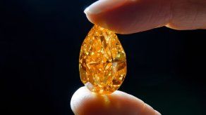 Subastan en Suiza el mayor diamante naranja del mundo