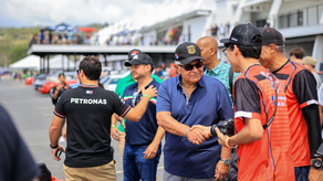 El presidente Mulino asistió a la Carrera Internacional 2025 en el Autódromo de Panamá.