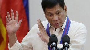 Presidente filipino vincula a 150 jueces y políticos a drogas