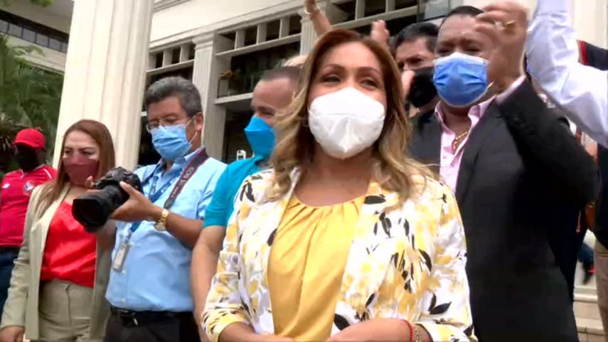 Yanibel Ábrego será una de los diputados que enfrentarán desde este miércoles el proceso de expulsión y revocatoria de manda del partido CD.