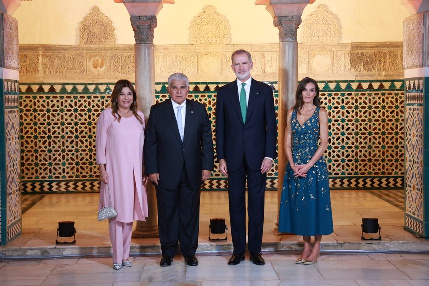Presidente Mulino junto al Rey Felipe VI en España.