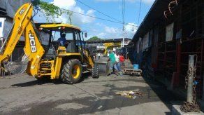 Realizan jornada de limpieza en el Mercado de Abastos