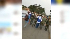Cuatro militares venezolanos desertan tras cruzar bloqueada frontera con Colombia
