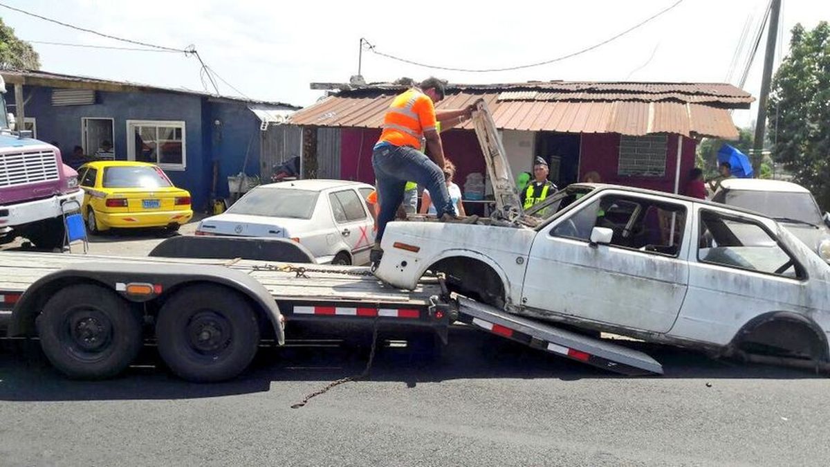 ATTT autoriza a 115 empresas de grúas para operar de 2018 a 2020