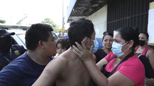 Human Rights Watch, la organización de derechos humanos de la que se burla Bukele, llamándola la “Homeboys Rights Watch”, dijo que el gobierno se había extralimitado.