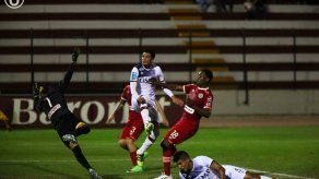 Luis Tejada espera por resonancia para descartar desgarro