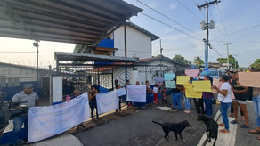 Protestas en Escuela Nuevo Belén en San Miguelito