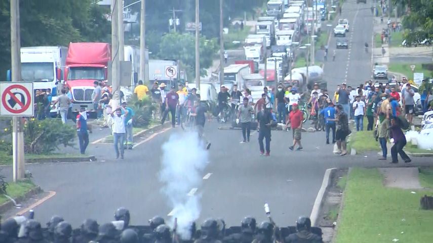 La presidenta de la Fundación para el Desarrollo Económico y Social de Panamá pide a los docentes dejar las calles y regresar a las aulas de clases.