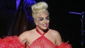 Lady Gaga lució un vestido diseñado por su hermana en su concierto de California