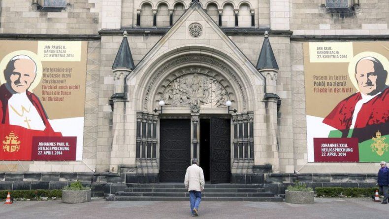 Benedicto XVI asistirá a la canonización de Juan Pablo II y Juan XXIII