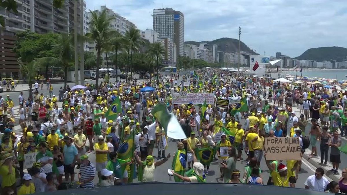 Magra Asistencia En Protestas Para Exigir La Salida De Rousseff En Brasil 3296