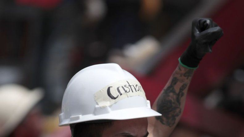 Los jóvenes, núcleo del voluntariado tras sismo en México