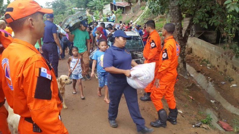 Estado brinda asistencia a familias de Cerro Galera tras desalojo de la zona de riesgo