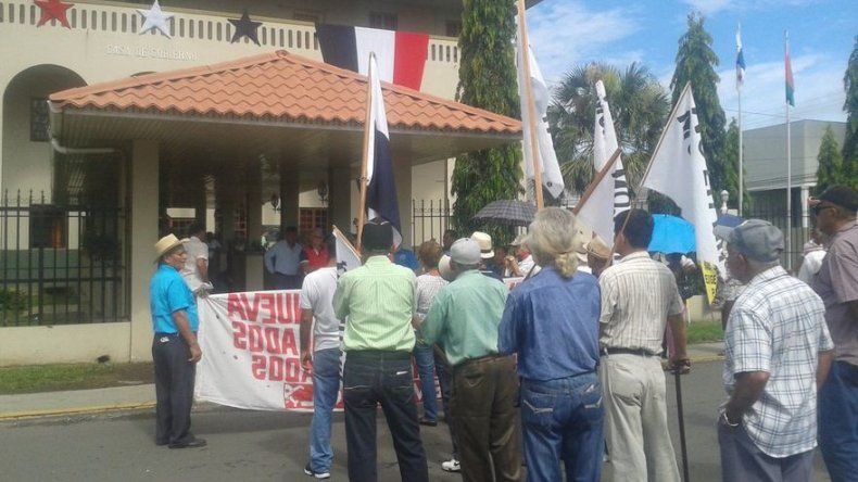 Jubilados en Chiriquí piden a Varela sancionar ley sobre pago de décimos atrasados